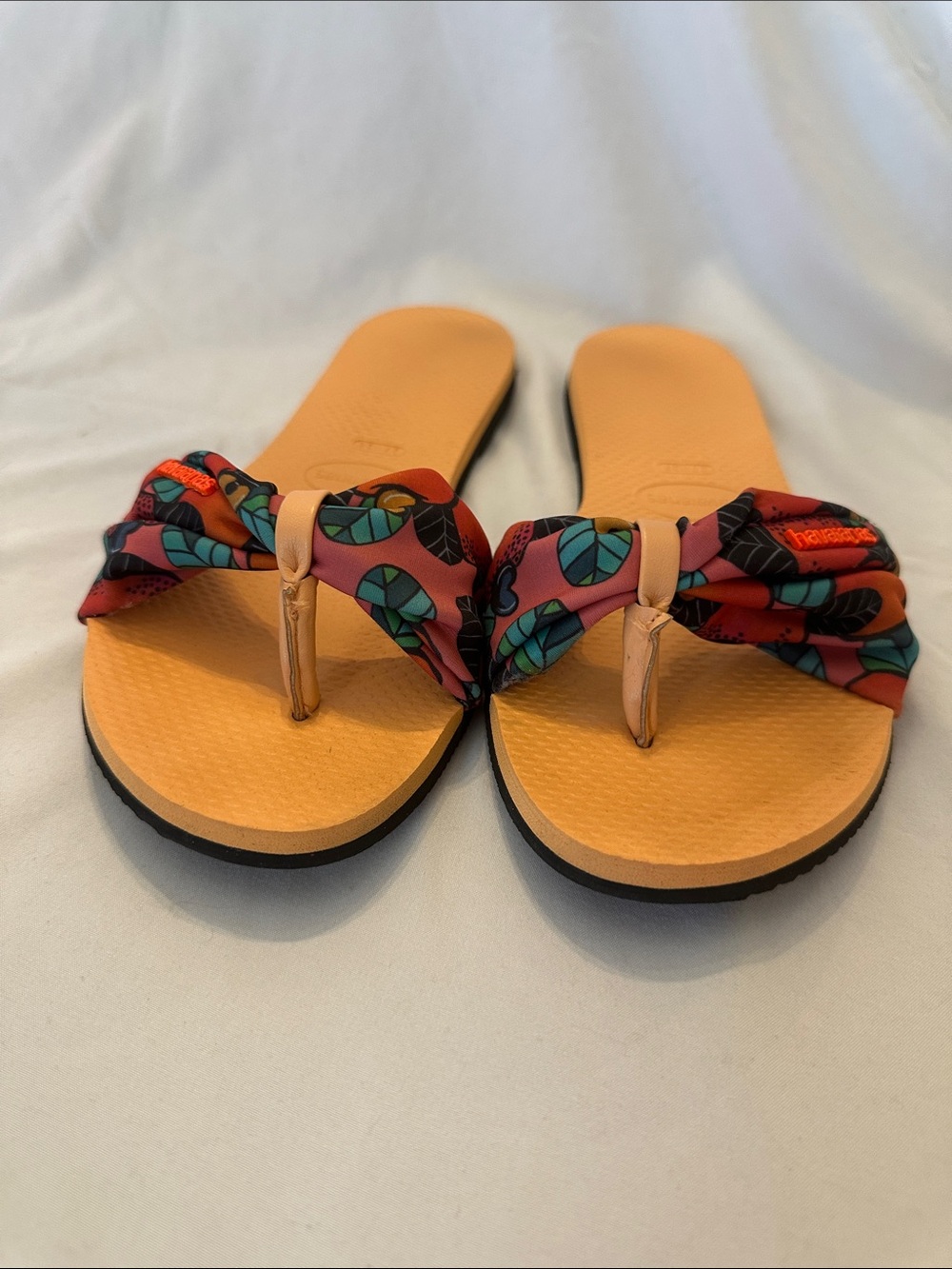 Havaianas Women’s Orange Footbed Floral Bow Sandals